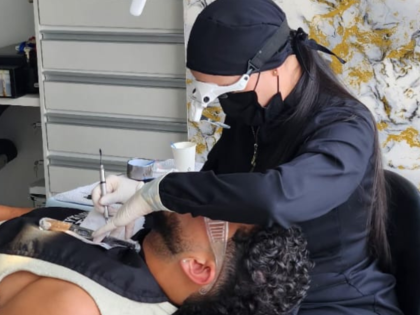 estética dental Medellín sonrisa natural